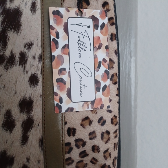 Folklore  Couture Handbag &  Nature Breeze  Sneakers - Picture 5 of 6